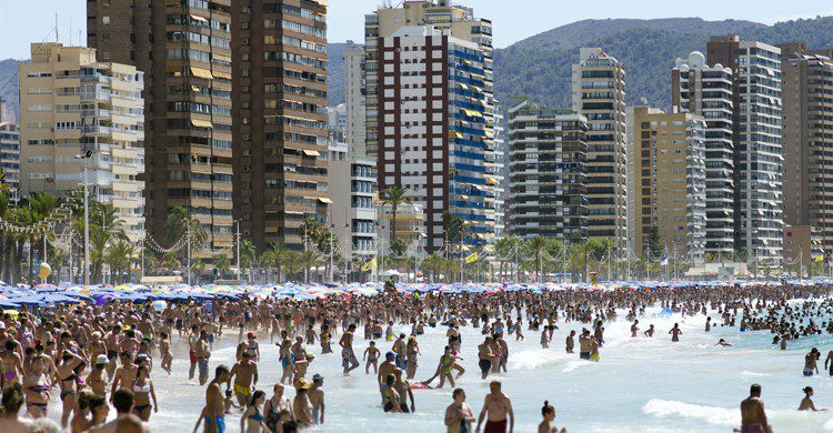 Playa de Benidorm (iStock)