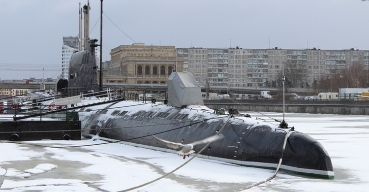 Submarino soviético, convertido ahora en museo, en las heladas aguas de Kaliningrado.   wogo24220 (Flickr).