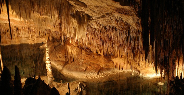 Cuevas del Drach en Porto Cristo, Manacor (Wikipedia.org)
