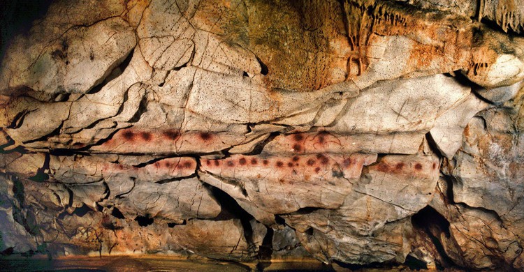 Cueva del Castillo (reydekish.com)
