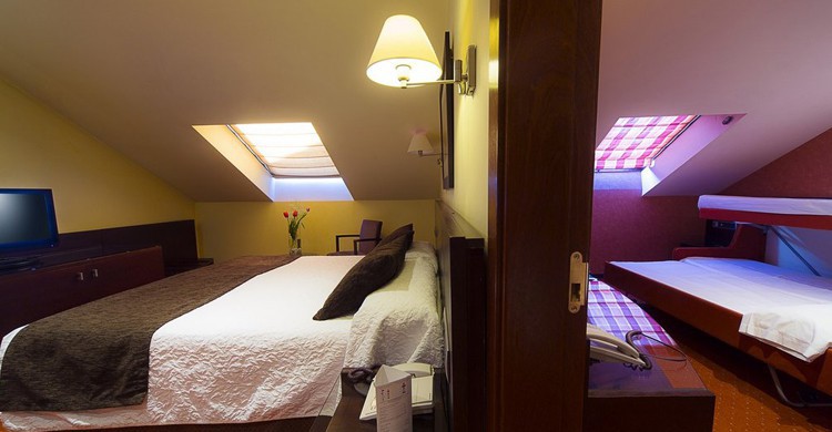 Habitación familiar en el Sercotel San Juan de los Reyes en Toledo (Hotelsanjuandelosreyes.com)