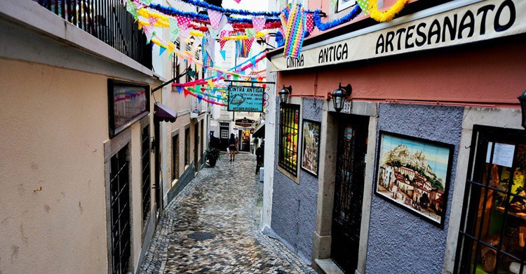 Calle característica de Sintra. Raúl A.- (Flickr)