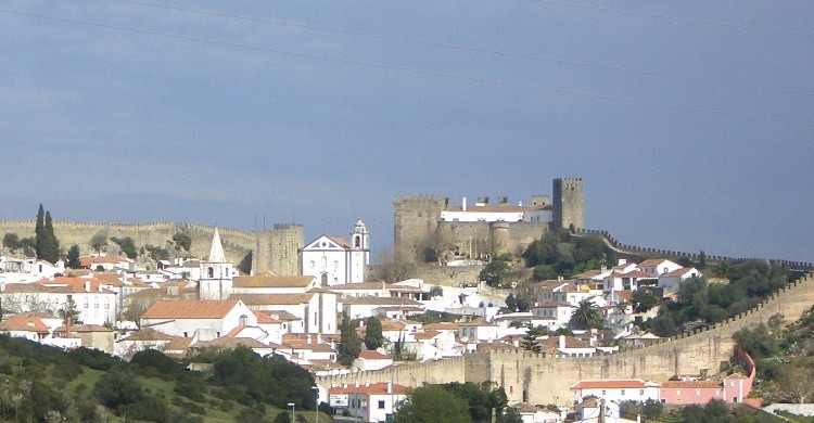 Vista parcial de Obidos, con su muralla. Ricardo Silva (Flickr)