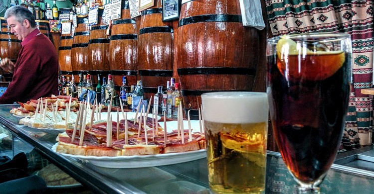 La barra surtida de Casa Camacho. Jlesal, Google Plus