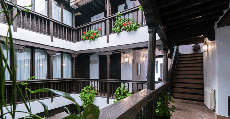 Hotel Casa de Capitel (hotelcasacapitel.com)
