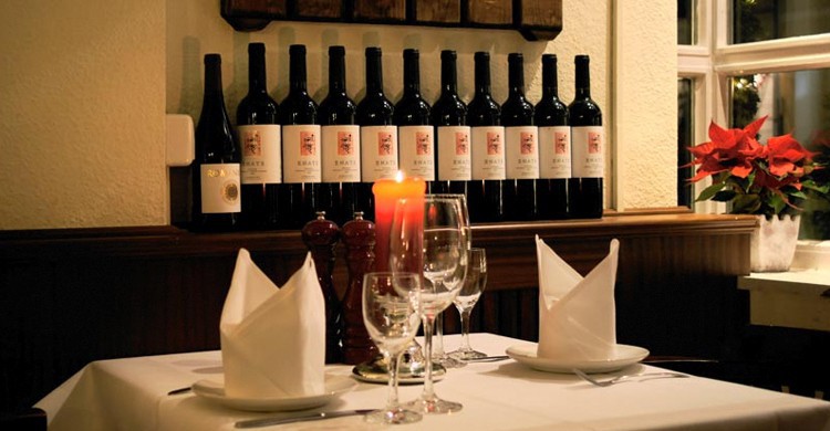 Mesa con velas. La Caleta