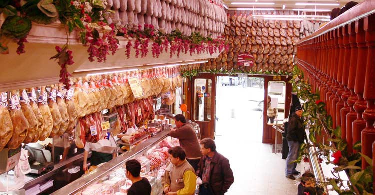 Museo del Jamón (wikimedia.org)