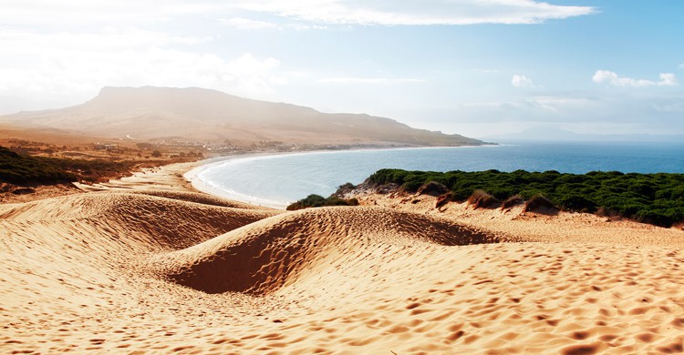 Si te gusta el surf Tarifa es tu destino. Fuente - Istock