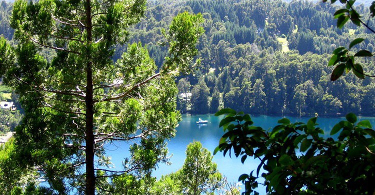 Imagen del lago (http://www.parquesnacionales.gob.ar/)