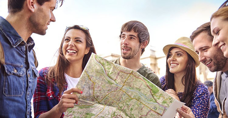 Viajeros (iStock)