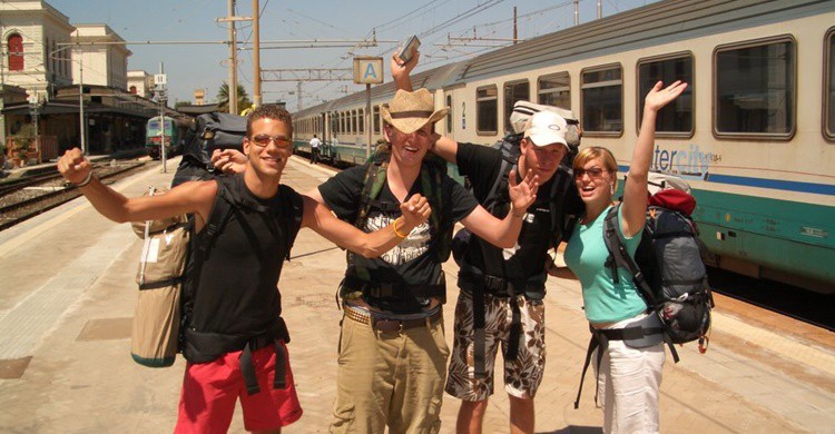 Jóvenes en una estación de tren. Ruben Bos (Flickr)