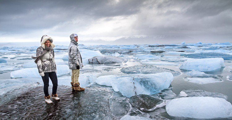 Turistas en Jokulsarlon. Dennisvdw (iStock)