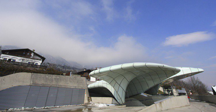Estación vanguardista de funicular en Innsbruck. Sasimoto (iStock)