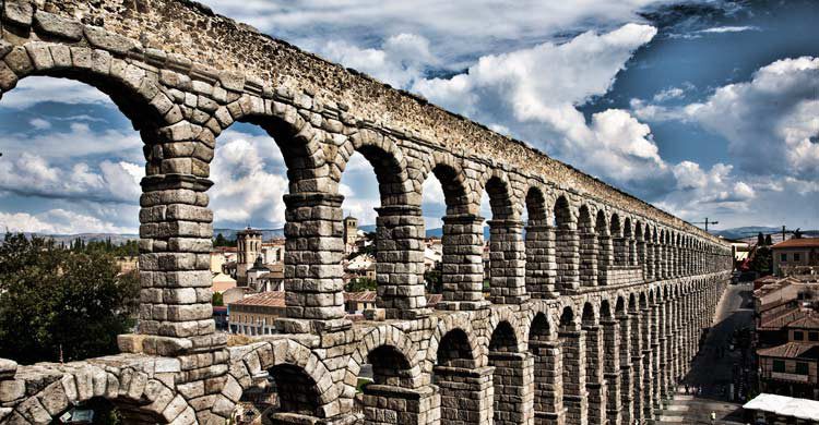 Acueducto de Segovia (wikimedia.org)