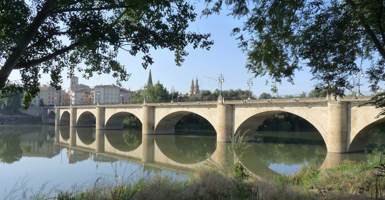 Puente de piedra sobre el Ebro. Arendle (Flickr)