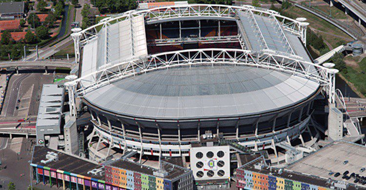 Amsterdam Arena (http://english.ajax.nl/upload/701643ef-b203-4e26-a640-4bc3f3d07c10_arena.jpg)