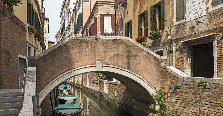 Puente delle Tette. CC BY-SA 4.0 (Wikipedia Creative Commons)