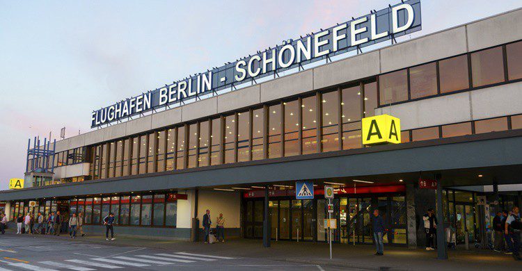 Aeropuerto de Schönefeld en Berlín. Toxawww (iStock)