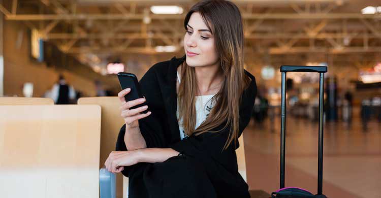 Llevar poco equipaje es una forma de ahorrar dinero (iStock)