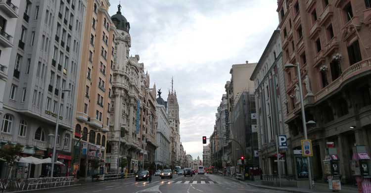 La Gran Vía acogió a destacados escritores durante la Guerra Civil (wikimedia.org)