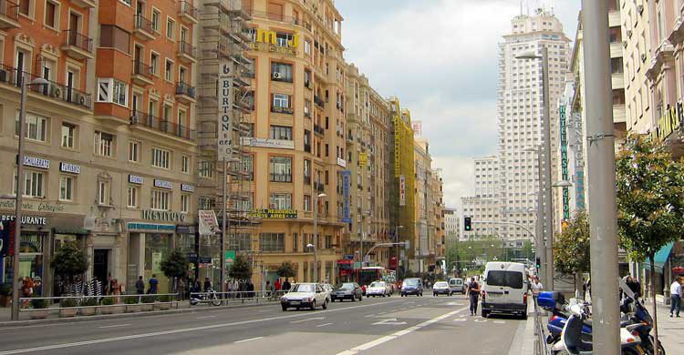 La construcción de la Gran Vía se realizó en tres fases (wikimedia.org)