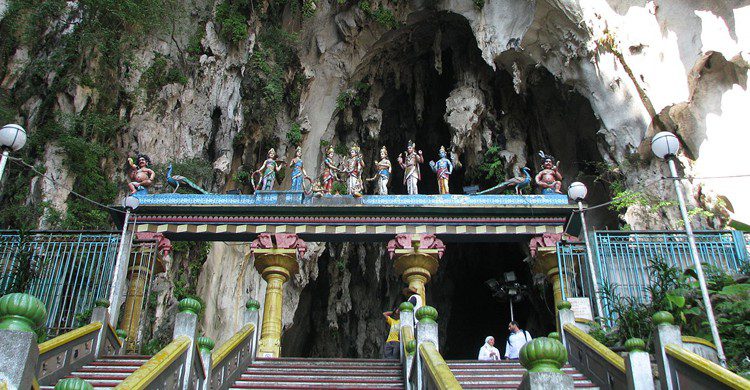 Cuevas de Batu (wikimedia.org)