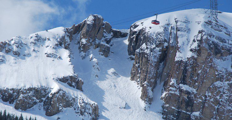 Corbet’s Couloir (wikimedia.org)