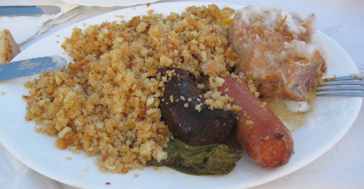 Migas completas (Cayetano, Foter)
