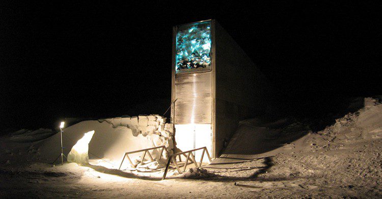 Entrada al bunker (Dag Terje Filip Endresen, Wikimedia)