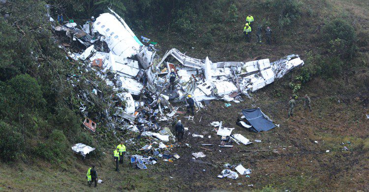 Imagen del avión siniestrado cerca de Medellín en el que viajaba el equipo de fútbol del Chapecoense (Gtresonline)