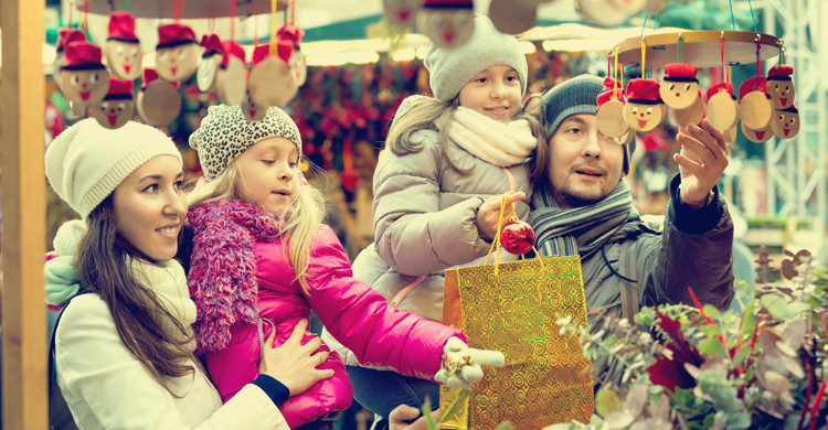 Pasar las navidades fuera de tu casa también puede ser una experiencia positiva (iStock)