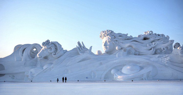 Gran escultura en Harbin (aphotostory, iStock)