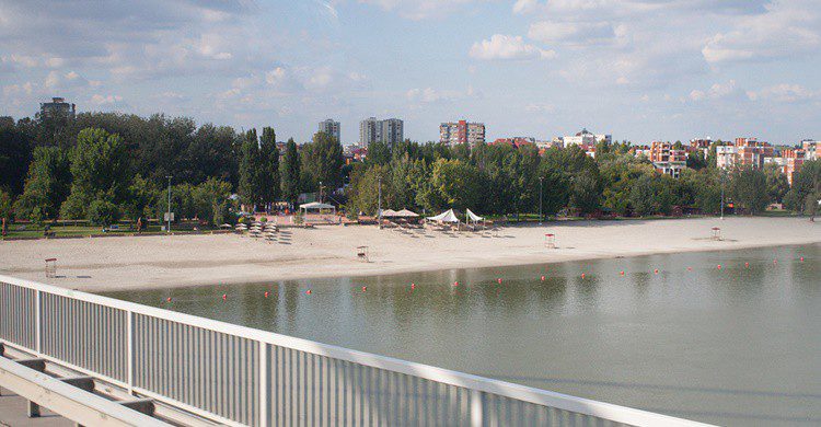 Playa urbana y fluvial de Štrand.Alen Čabrić (Flickr)
