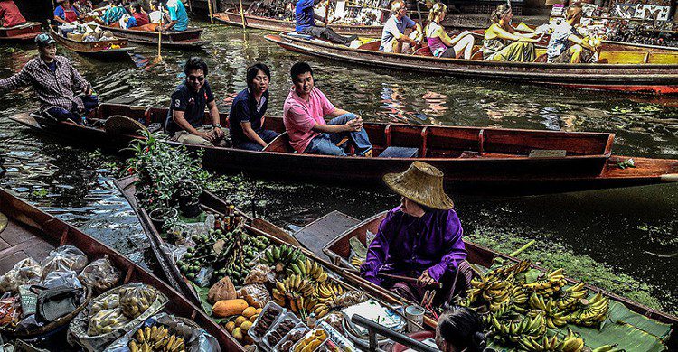 Mercado flotante de Damnoen Saduak (Roberto Faccenda, Flickr)