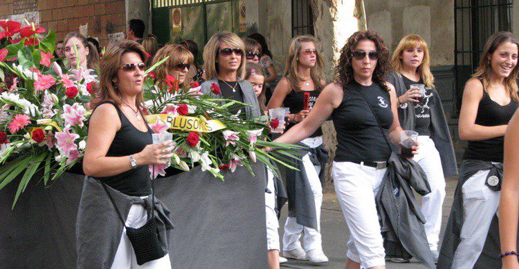 Una de las peñas de Arganda, durante las fiestas del municipio. Bea (Flickr)