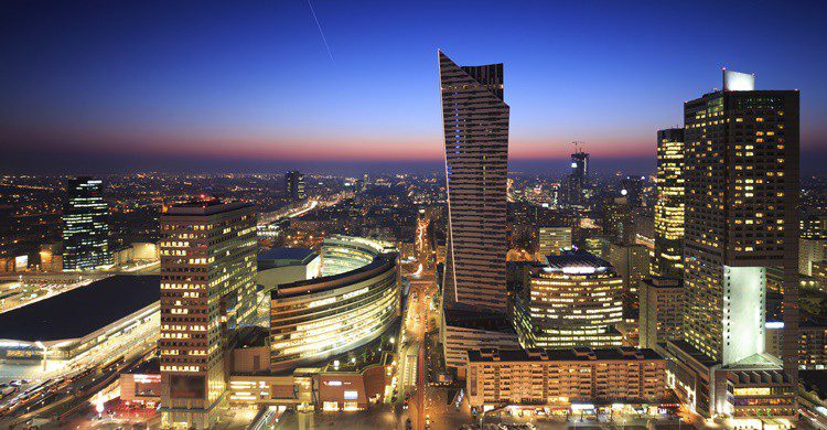 Imagen de los edificios más modernos de Varsovia. Fotorince (iStock)