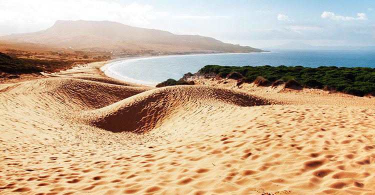 Playa virgen en Bolonia, Cádiz