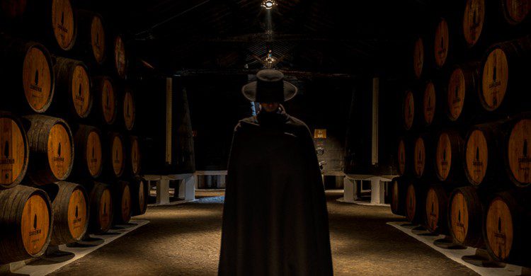 Sandeman entre barricas. (Sandeman Porto, Facebook)