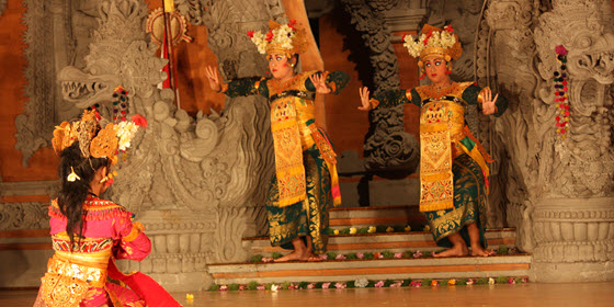 560px_Bali_ Arian Zwegers