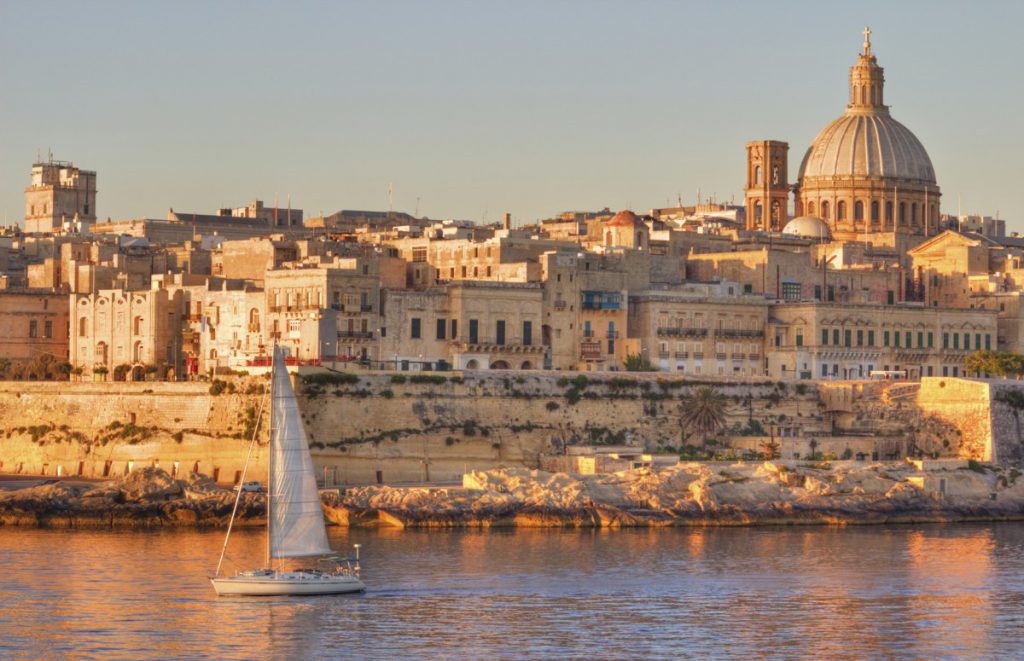 Sigue leyendo Al sol del verano en Malta