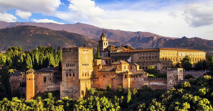 Granada (iStock)