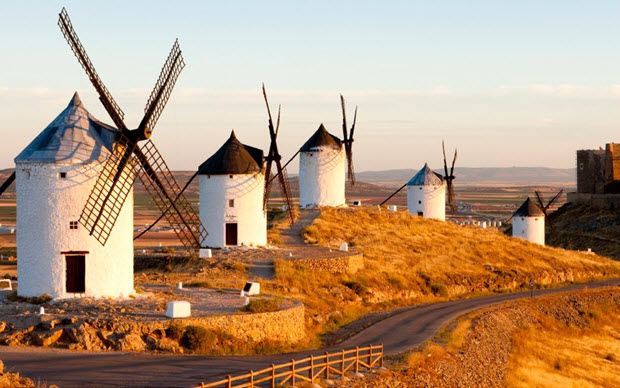 10 preciosos molinos de viento que merece la pena visitar en España