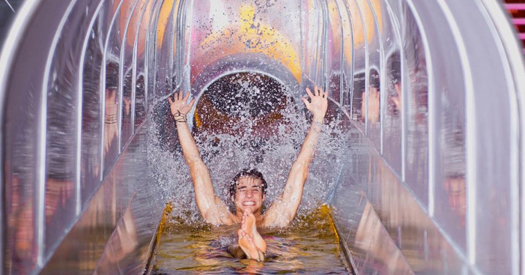 El tobogán X-Treme Faser del Parque Acuático Galaxy en Baviera (Therme-Erding)