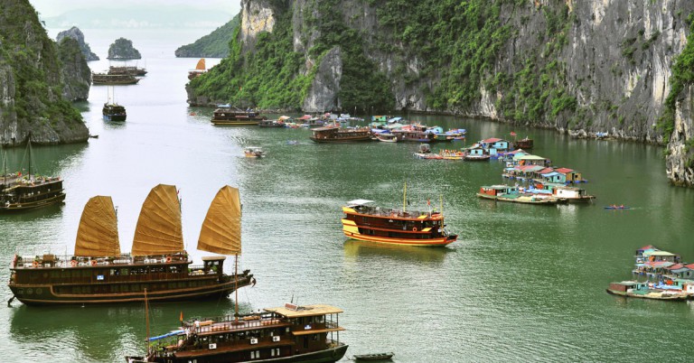 2. Bahía de Halong (Vietnam)