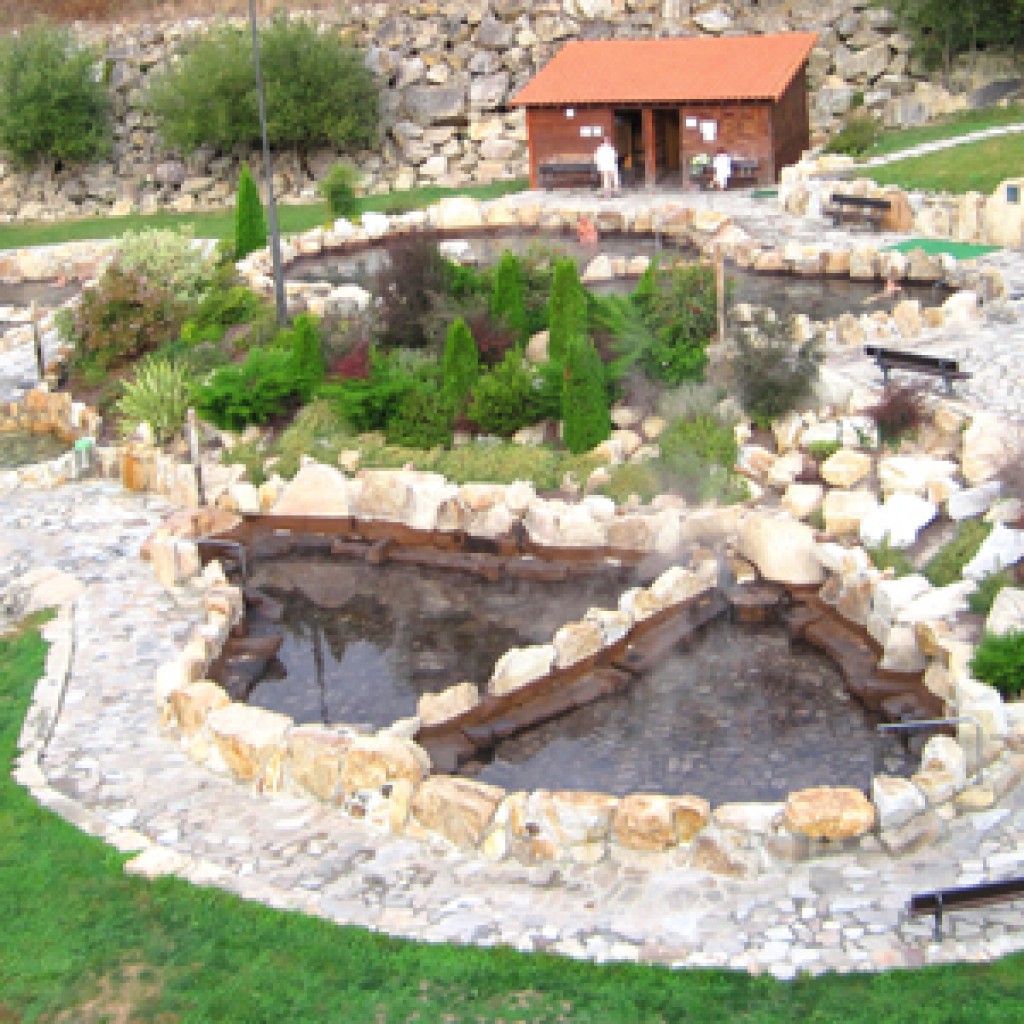 02b.-Outariz 2_Pozas_de_Canedo_ (wikimedia)