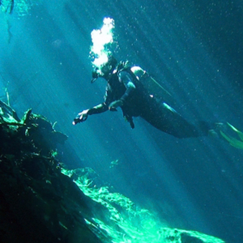 5. Cenotes de la Rivera Maya, México