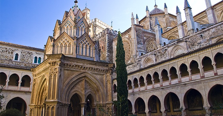 2. Real Monasterio de Santa María de Guadalupe (Cáceres)