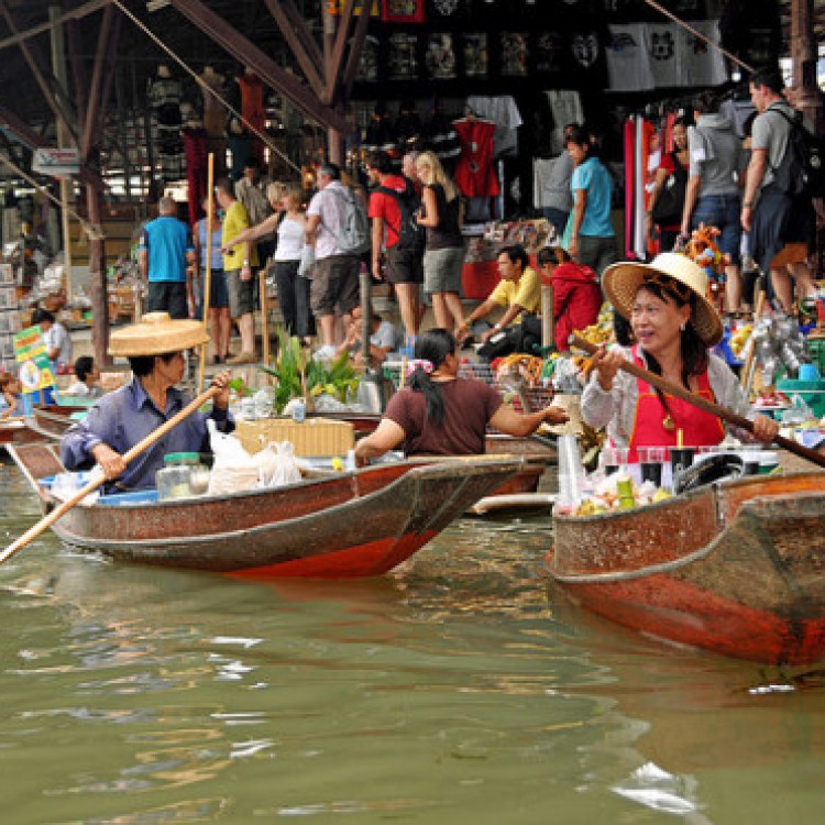 mercado flotante en Tailandia