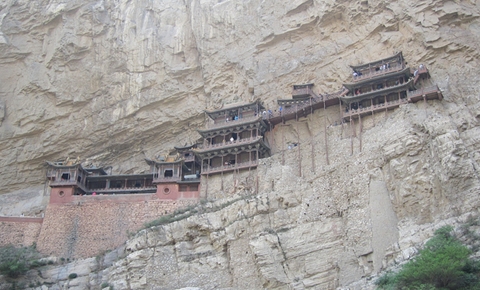 Los 8 monasterios colgados más espectaculares
