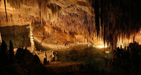 Cuevas_del_Drach